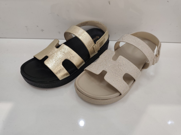 Sandały płaskie damskie Roz 36-41 / 12 par